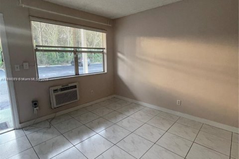 Снять в аренду кондоминиум в Дания-Бич, Флорида 2 спальни, 55.28м2, № 1949856 - фото 7