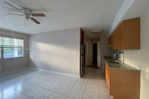 Снять в аренду кондоминиум в Дания-Бич, Флорида 2 спальни, 55.28м2, № 1949856 - фото 15