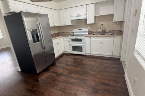Apartment in St. Lucie, Florida 2 bedrooms, 90.58 sq.m. № 2146724 - photo 2