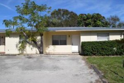 Apartment in St. Lucie, Florida 2 bedrooms, 90.58 sq.m. № 2146724
