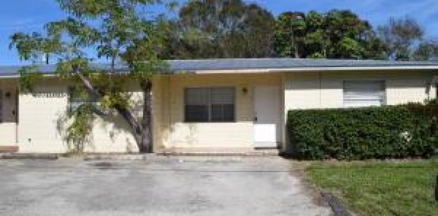 Apartment in St. Lucie, Florida 2 bedrooms, 90.58 sq.m. № 2146724