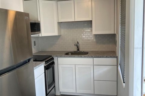 Apartamento en alquiler en New Port Richey, Florida, 1 dormitorio, 106.28 m2 № 1904515 - foto 5
