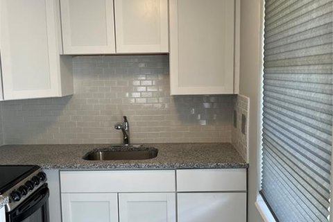 Apartamento en alquiler en New Port Richey, Florida, 1 dormitorio, 106.28 m2 № 1904515 - foto 6