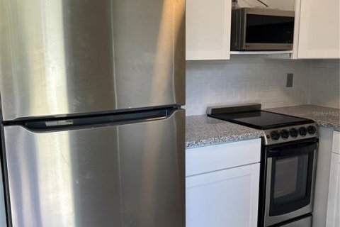 Apartamento en alquiler en New Port Richey, Florida, 1 dormitorio, 106.28 m2 № 1904515 - foto 7