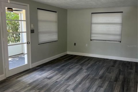Apartamento en alquiler en New Port Richey, Florida, 1 dormitorio, 106.28 m2 № 1904515 - foto 4