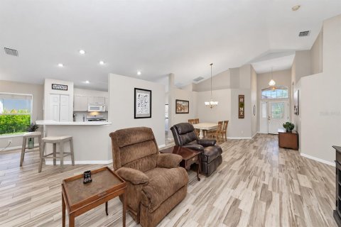 Casa en venta en Sarasota, Florida, 3 dormitorios, 169.27 m2 № 2387338 - foto 5