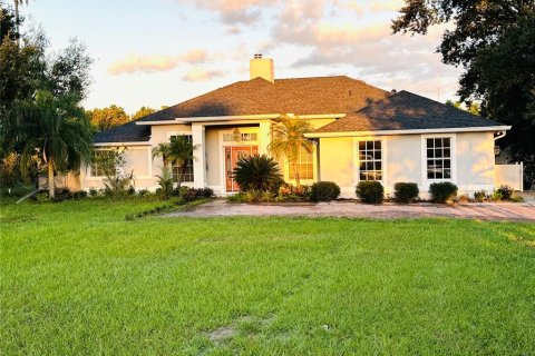 House in Longwood, Florida 4 bedrooms, 216.74 sq.m. № 2136800