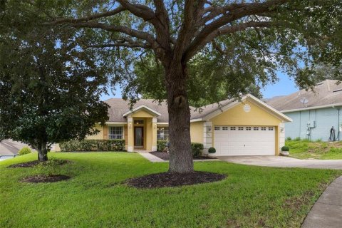 House in Clermont, Florida 3 bedrooms, 172.61 sq.m. № 2364175