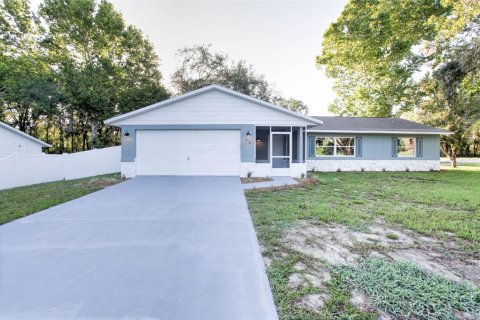 House in Inverness, Florida 3 bedrooms, 144.56 sq.m. № 1800153 - photo 1