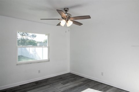 House in Inverness, Florida 3 bedrooms, 144.56 sq.m. № 1800153 - photo 23