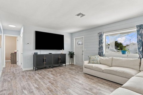 Villa ou maison à vendre à Jupiter, Floride: 3 chambres, 138.98 m2 № 2432304 - photo 2