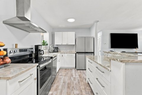 Villa ou maison à vendre à Jupiter, Floride: 3 chambres, 138.98 m2 № 2432304 - photo 4