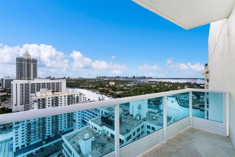 Condo in Miami Beach, Florida, 4 bedrooms № 1970913 - photo 28