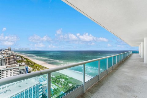 Condo in Miami Beach, Florida, 4 bedrooms № 1970913 - photo 2
