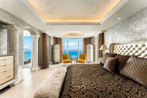 Condo in Miami Beach, Florida, 4 bedrooms № 1970913 - photo 20