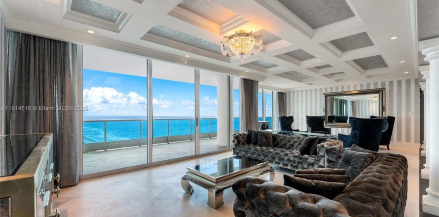 Condo in Miami Beach, Florida, 4 bedrooms № 1970913
