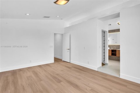 Casa en alquiler en Hollywood, Florida, 5 dormitorios, 187.2 m2 № 2031864 - foto 29