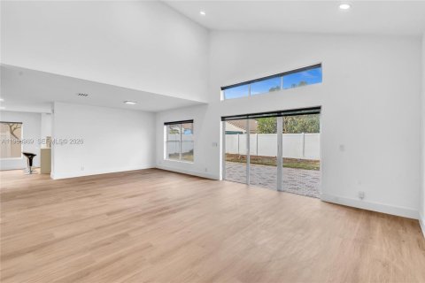 Casa en alquiler en Hollywood, Florida, 5 dormitorios, 187.2 m2 № 2031864 - foto 5