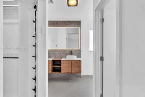 Casa en alquiler en Hollywood, Florida, 5 dormitorios, 187.2 m2 № 2031864 - foto 30