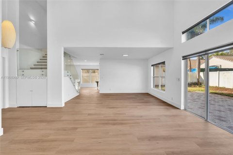 Casa en alquiler en Hollywood, Florida, 5 dormitorios, 187.2 m2 № 2031864 - foto 6