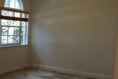 Купить таунхаус в Мирамар, Флорида 3 спальни, 157.93м2, № 1940869 - фото 7