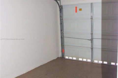 Купить таунхаус в Мирамар, Флорида 3 спальни, 157.93м2, № 1940869 - фото 18