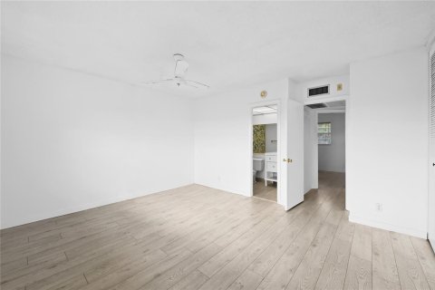 Condominio en venta en Lauderdale Lakes, Florida, 2 dormitorios, 87.7 m2 № 2154018 - foto 11