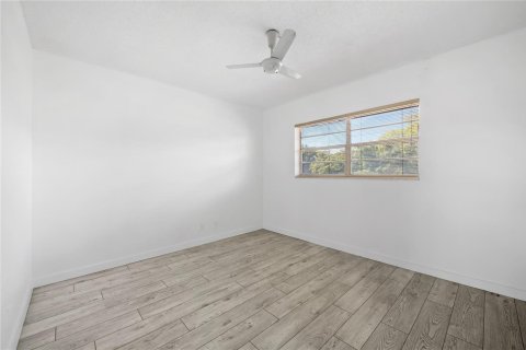 Condominio en venta en Lauderdale Lakes, Florida, 2 dormitorios, 87.7 m2 № 2154018 - foto 7