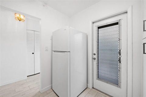 Condominio en venta en Lauderdale Lakes, Florida, 2 dormitorios, 87.7 m2 № 2154018 - foto 5