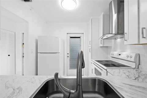 Condominio en venta en Lauderdale Lakes, Florida, 2 dormitorios, 87.7 m2 № 2154018 - foto 6