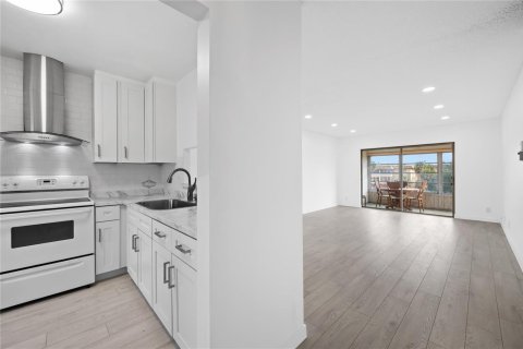 Condominio en venta en Lauderdale Lakes, Florida, 2 dormitorios, 87.7 m2 № 2154018 - foto 4