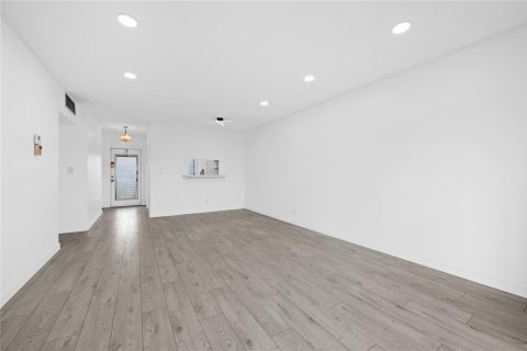 Condominio en venta en Lauderdale Lakes, Florida, 2 dormitorios, 87.7 m2 № 2154018 - foto 13