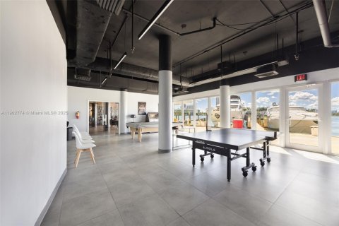 Снять в аренду кондоминиум в Майами-Бич, Флорида 2 спальни, 106.56м2, № 1954494 - фото 22