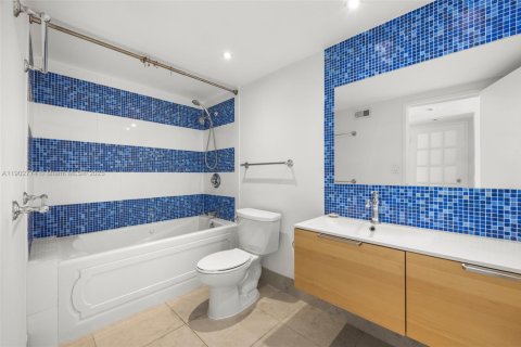 Снять в аренду кондоминиум в Майами-Бич, Флорида 2 спальни, 106.56м2, № 1954494 - фото 17