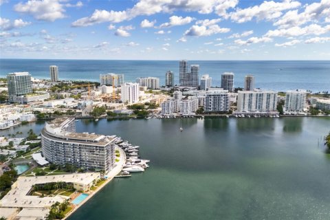 Снять в аренду кондоминиум в Майами-Бич, Флорида 2 спальни, 106.56м2, № 1954494 - фото 27