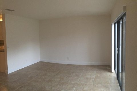 Immobilier commercial à vendre à Coral Springs, Floride: 631.74 m2 № 2267897 - photo 8