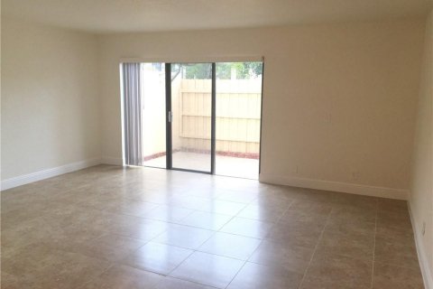 Immobilier commercial à vendre à Coral Springs, Floride: 631.74 m2 № 2267897 - photo 6