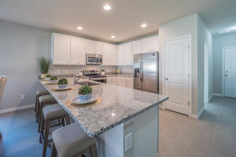 Villa ou maison à louer à Poinciana, Floride: 4 chambres, 159.79 m2 № 2145159 - photo 5