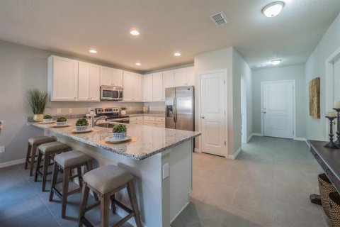 Villa ou maison à louer à Poinciana, Floride: 4 chambres, 159.79 m2 № 2145159 - photo 4
