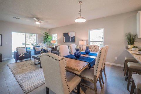 Villa ou maison à louer à Poinciana, Floride: 4 chambres, 159.79 m2 № 2145159 - photo 2