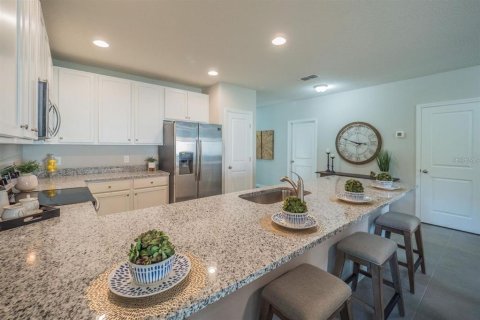 Villa ou maison à louer à Poinciana, Floride: 4 chambres, 159.79 m2 № 2145159 - photo 7