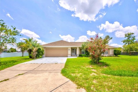 House in Ocala, Florida 3 bedrooms, 157.66 sq.m. № 2223391 - photo 2