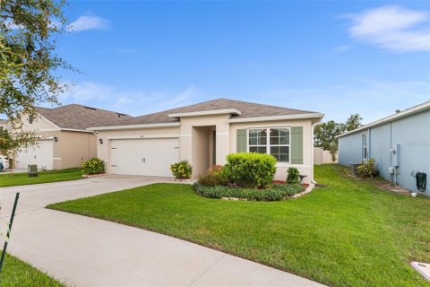 House in Haines City, Florida 3 bedrooms, 160.26 sq.m. № 1870126 - photo 2