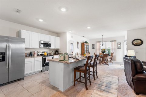 House in Haines City, Florida 3 bedrooms, 160.26 sq.m. № 1870126 - photo 6