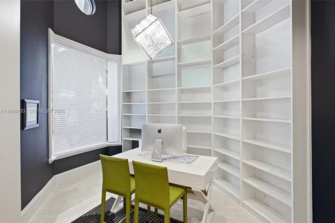 Casa en venta en Plantation, Florida, 5 dormitorios, 461.45 m2 № 2060724 - foto 30