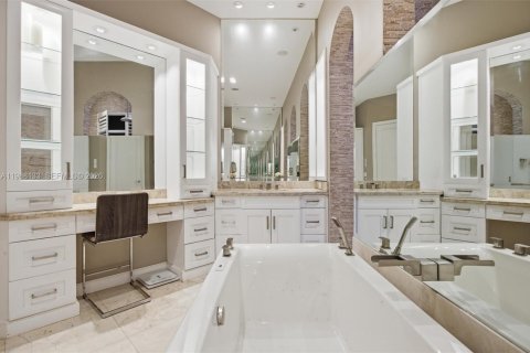 Casa en venta en Plantation, Florida, 5 dormitorios, 461.45 m2 № 2060724 - foto 27