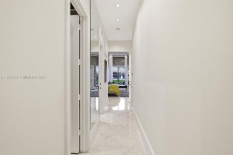 Casa en venta en Plantation, Florida, 5 dormitorios, 461.45 m2 № 2060724 - foto 25