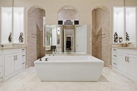 Casa en venta en Plantation, Florida, 5 dormitorios, 461.45 m2 № 2060724 - foto 26