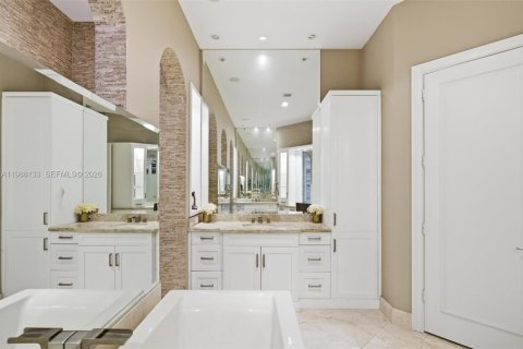 Casa en venta en Plantation, Florida, 5 dormitorios, 461.45 m2 № 2060724 - foto 29