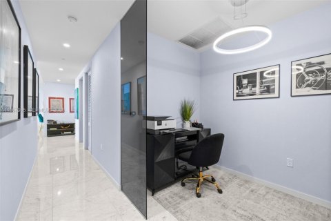 Condominio en venta en Miami, Florida, 3 dormitorios, 224.64 m2 № 2030334 - foto 28